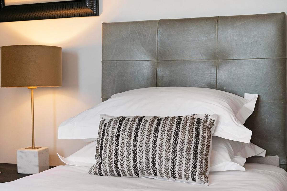 Stay In Luxury At Stonehill Place Cape Town Exterior photo