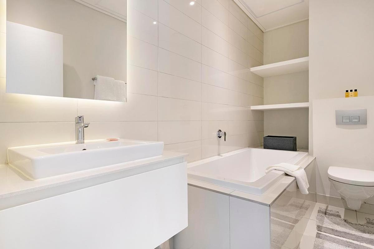 Stay In Luxury At Stonehill Place Cape Town Exterior photo