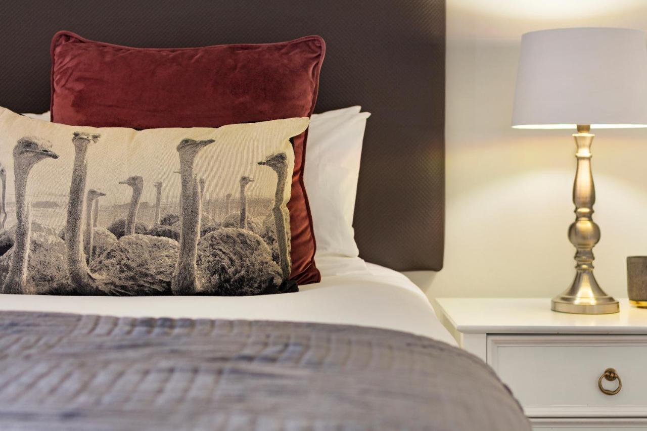 Stay In Luxury At Stonehill Place Cape Town Exterior photo