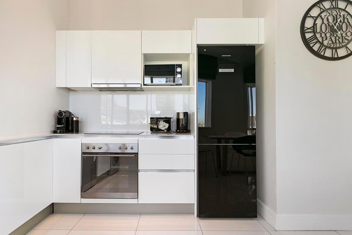Stay In Luxury At Stonehill Place Cape Town Exterior photo