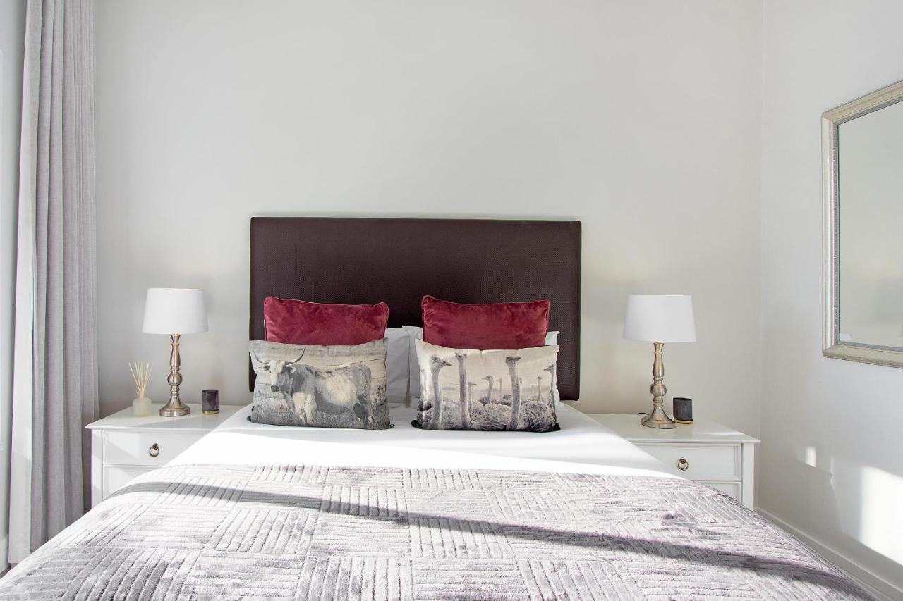 Stay In Luxury At Stonehill Place Cape Town Exterior photo